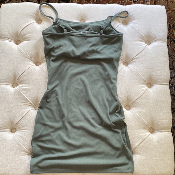 Green Bodycon Dress ✨ - Picture 2 of 6